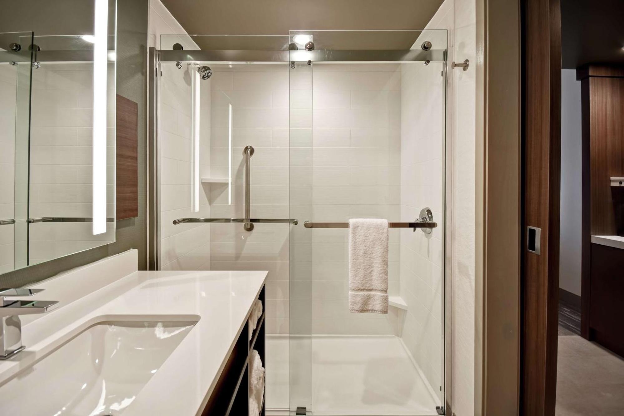 Hilton Garden Inn Lansing West Εξωτερικό φωτογραφία