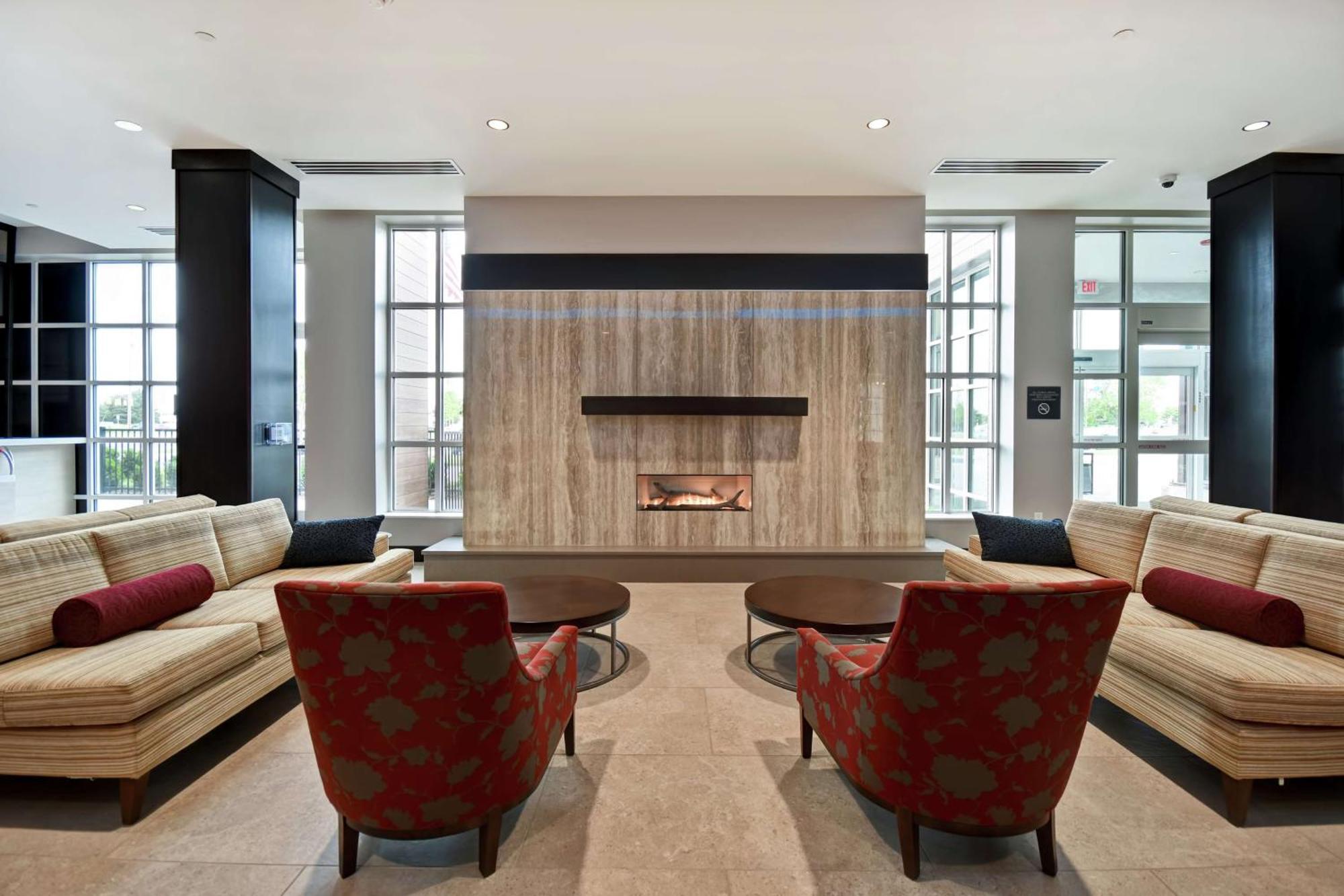 Hilton Garden Inn Lansing West Εξωτερικό φωτογραφία