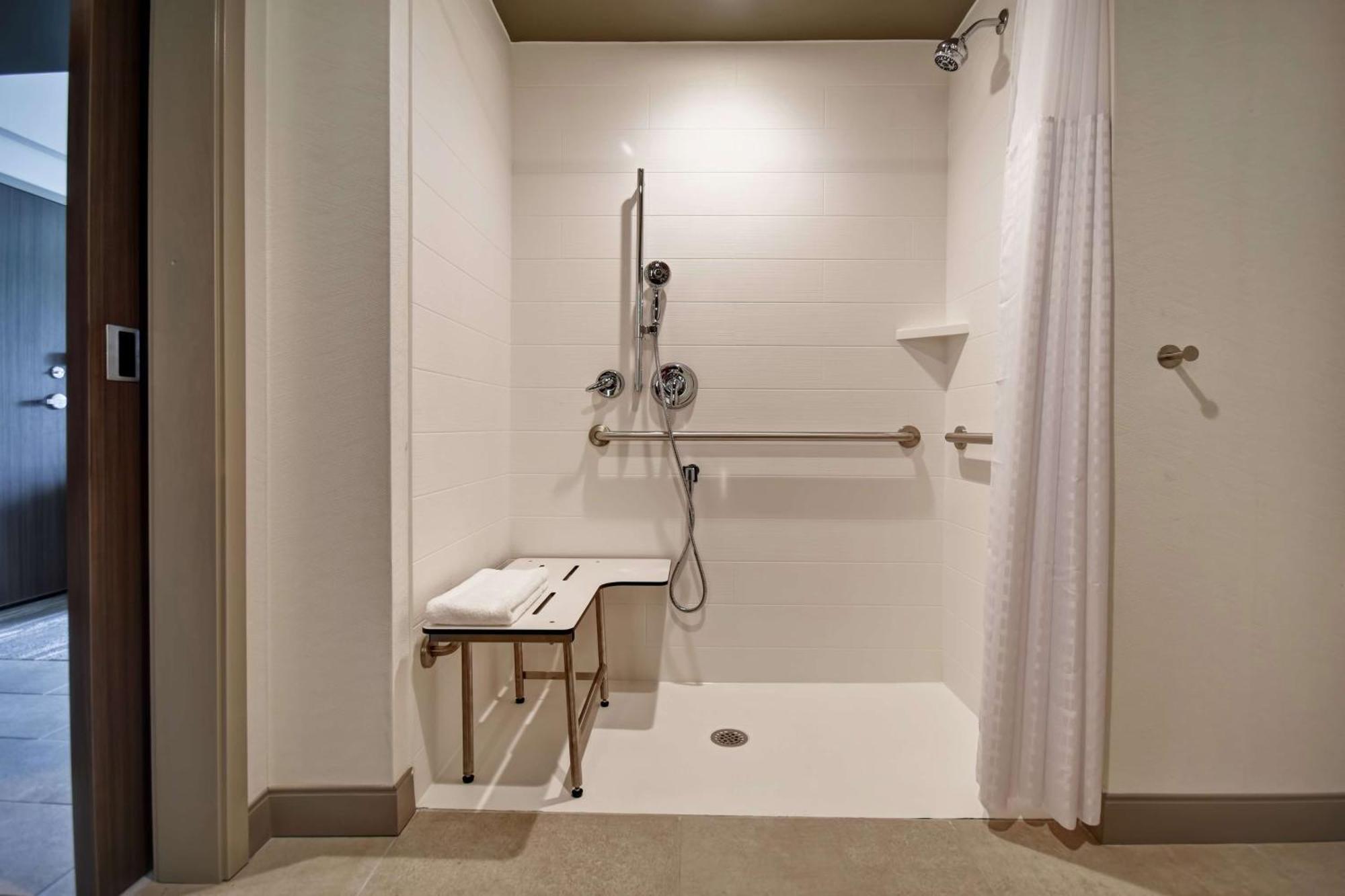 Hilton Garden Inn Lansing West Εξωτερικό φωτογραφία